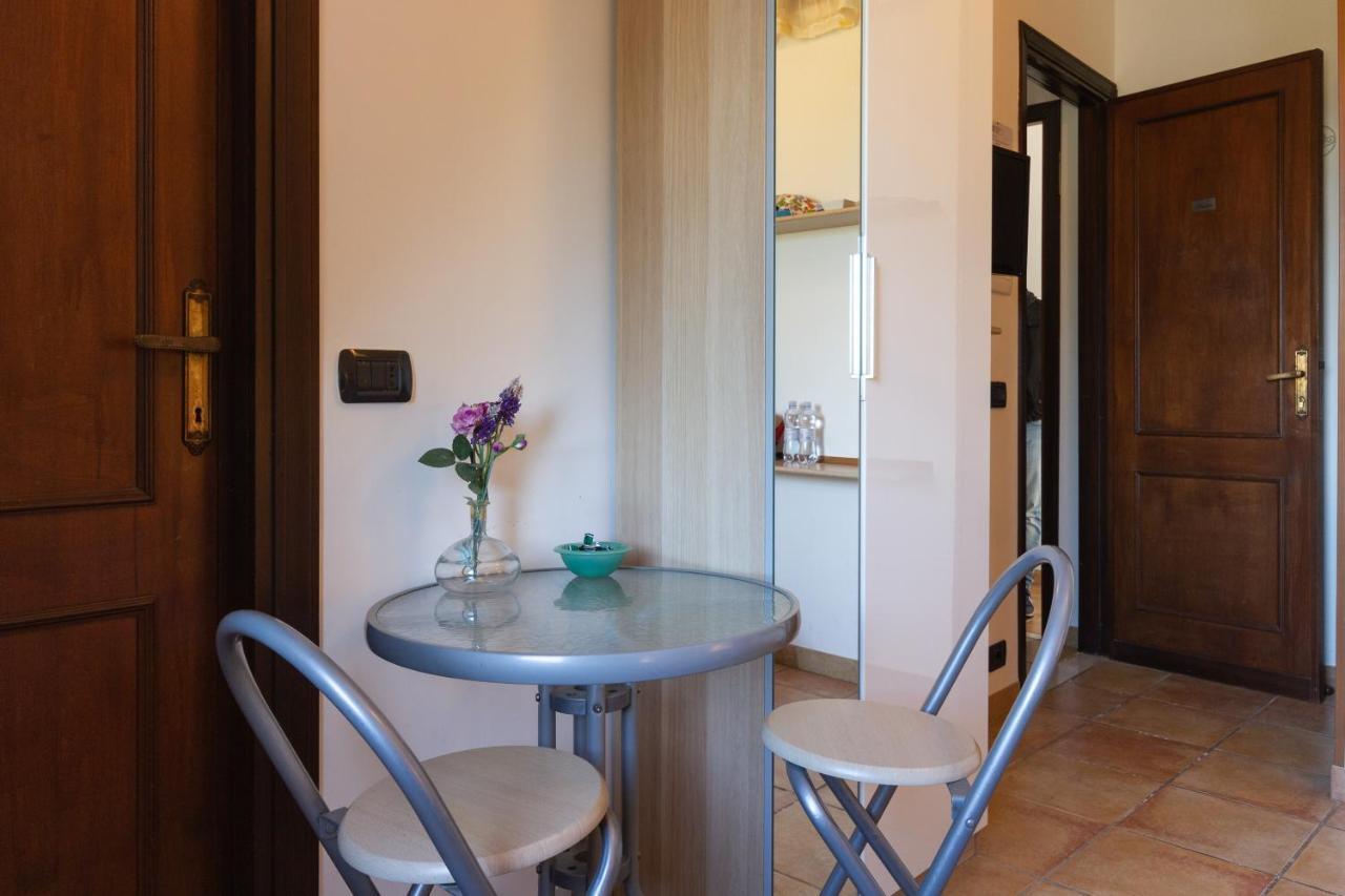 Bed and Breakfast La Finestra Di Umberto Vicino Al Centro Con Parcheggio Privato Viterbo Exterior foto