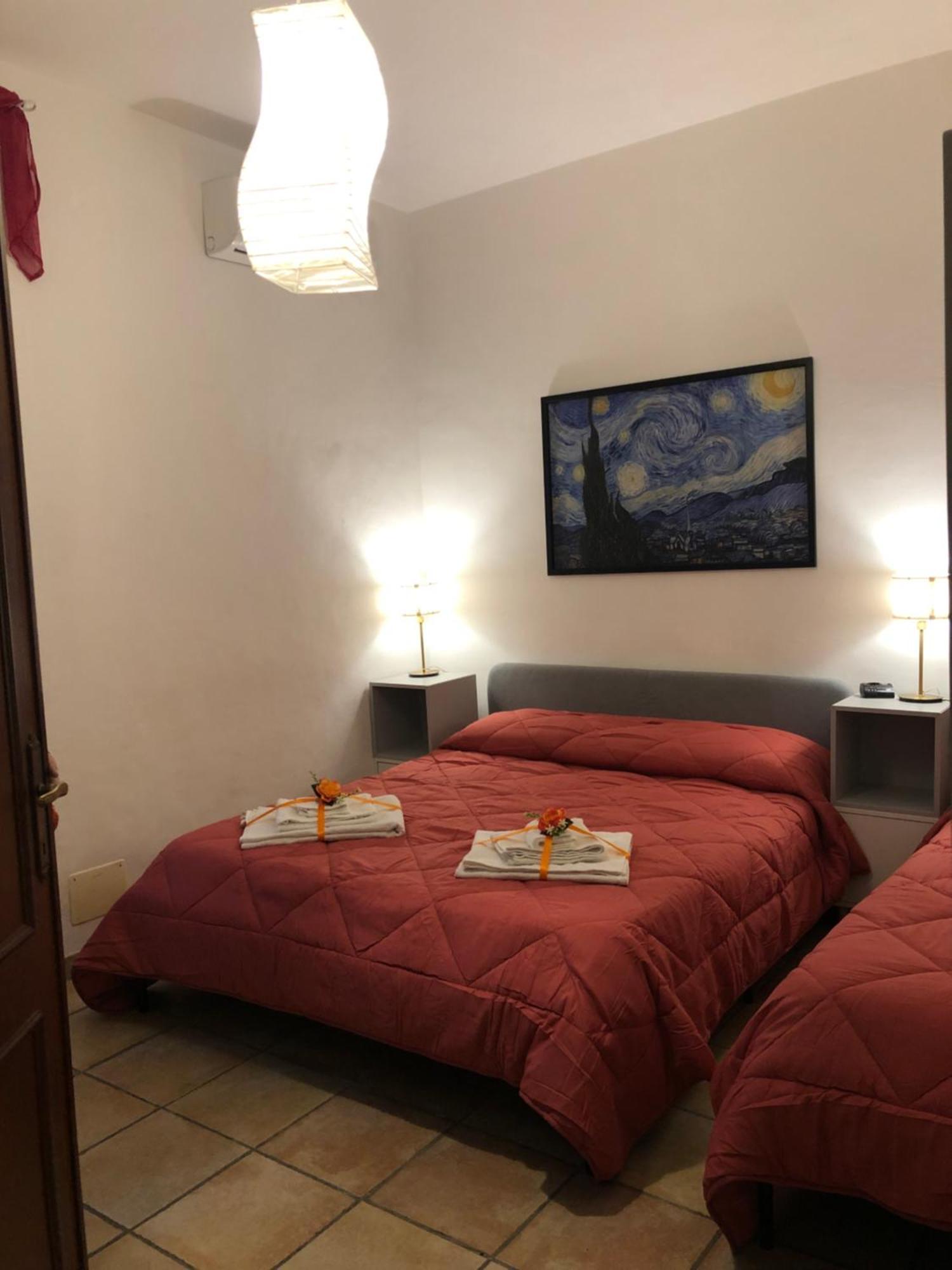 Bed and Breakfast La Finestra Di Umberto Vicino Al Centro Con Parcheggio Privato Viterbo Exterior foto