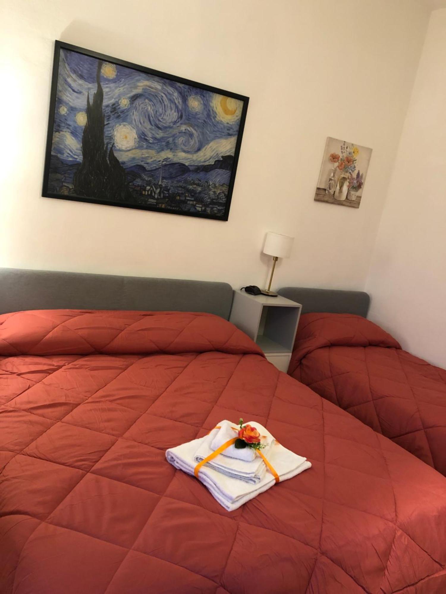Bed and Breakfast La Finestra Di Umberto Vicino Al Centro Con Parcheggio Privato Viterbo Exterior foto