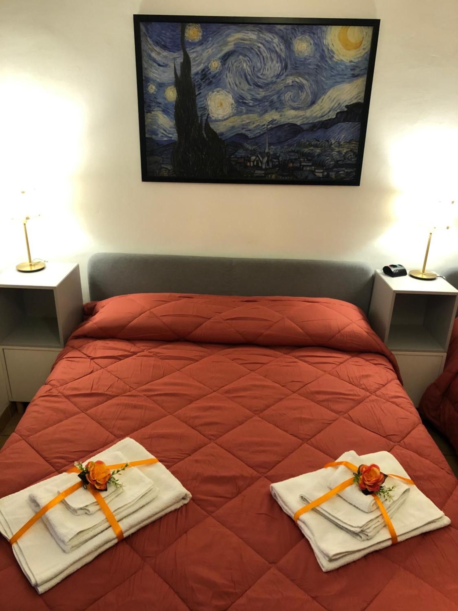 Bed and Breakfast La Finestra Di Umberto Vicino Al Centro Con Parcheggio Privato Viterbo Exterior foto